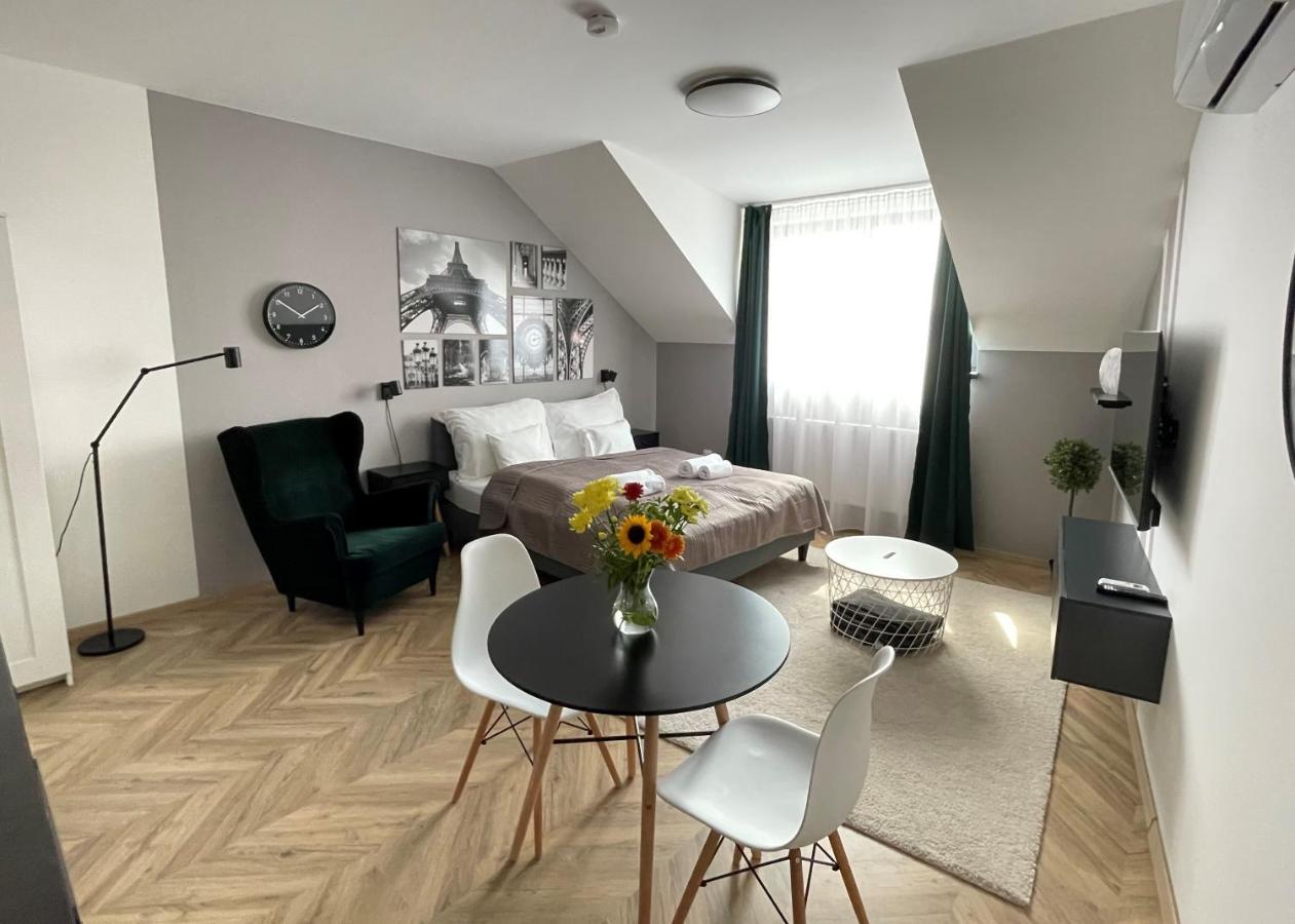 Dotis Apartman Тата Экстерьер фото